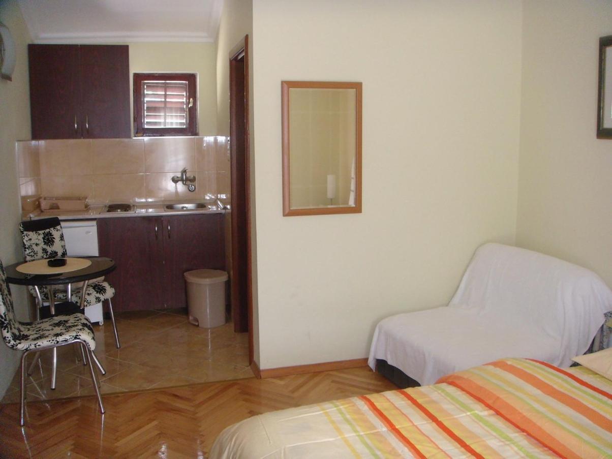 Apartments Grispolis Тиват Екстер'єр фото