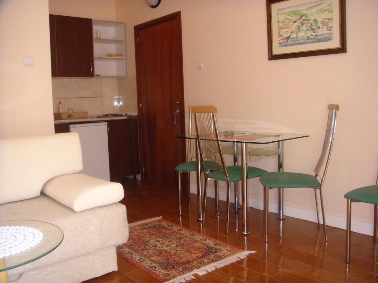 Apartments Grispolis Тиват Екстер'єр фото