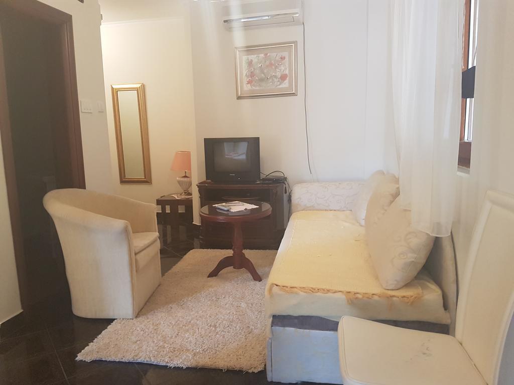 Apartments Grispolis Тиват Екстер'єр фото